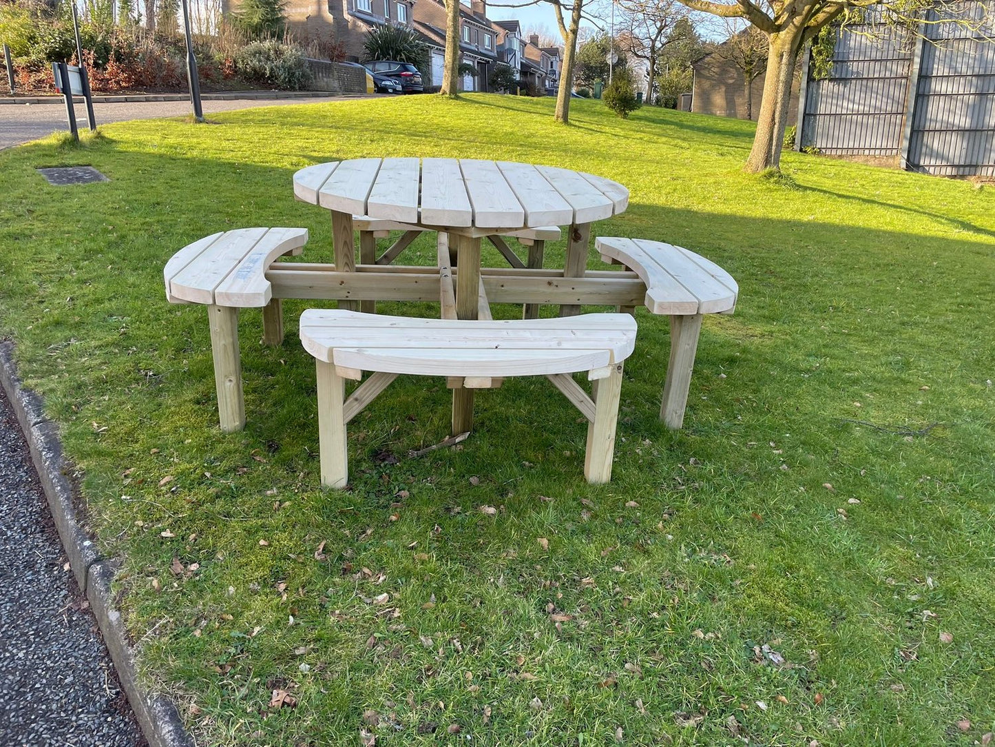 6ft round heavy duty picnic table
