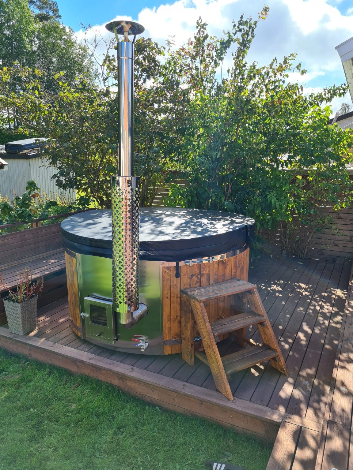 Wood burning Hot tub with Internal Burner And Hydro Massage System