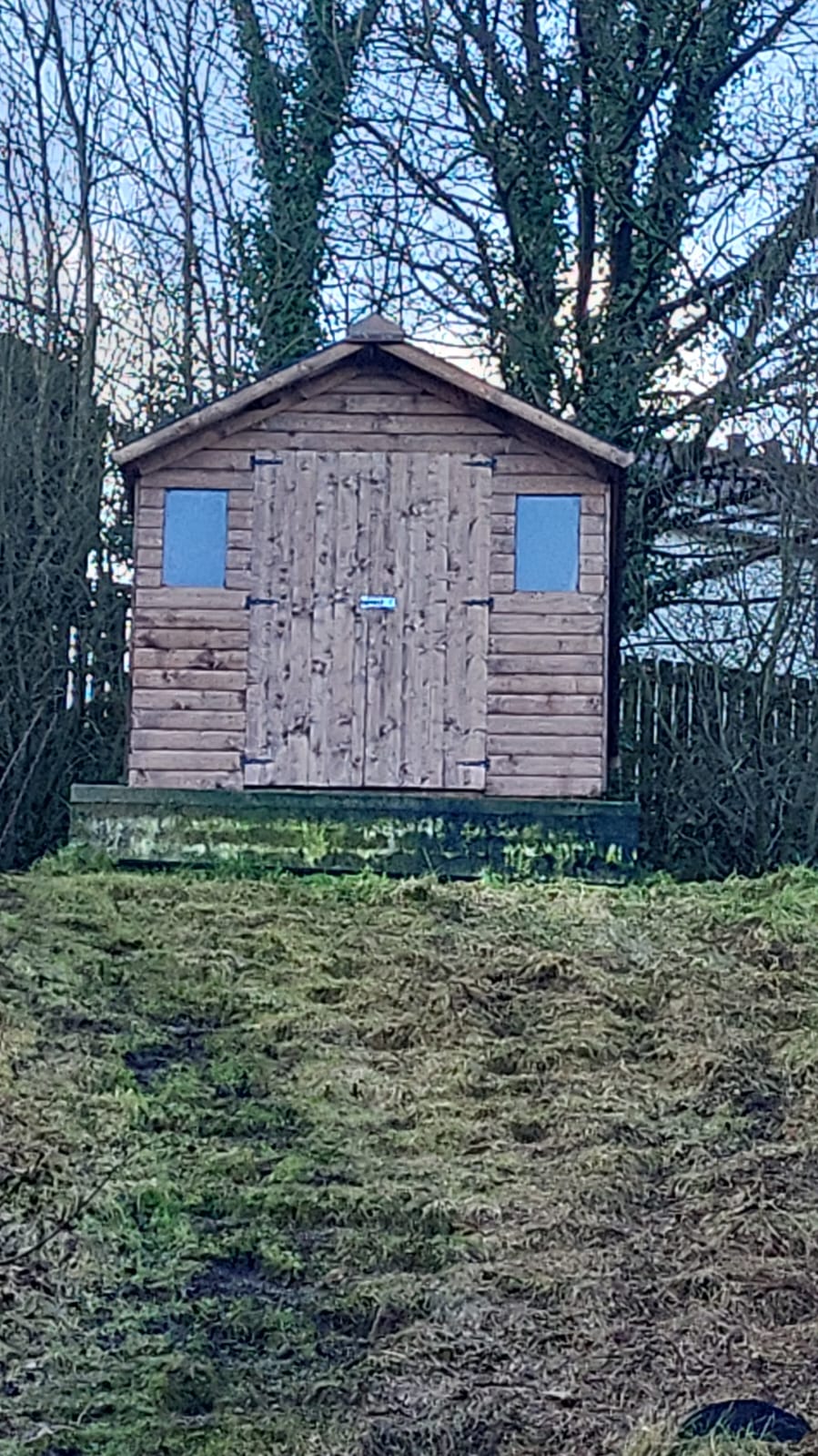 Large Barrel Board Garden shed with metal roof