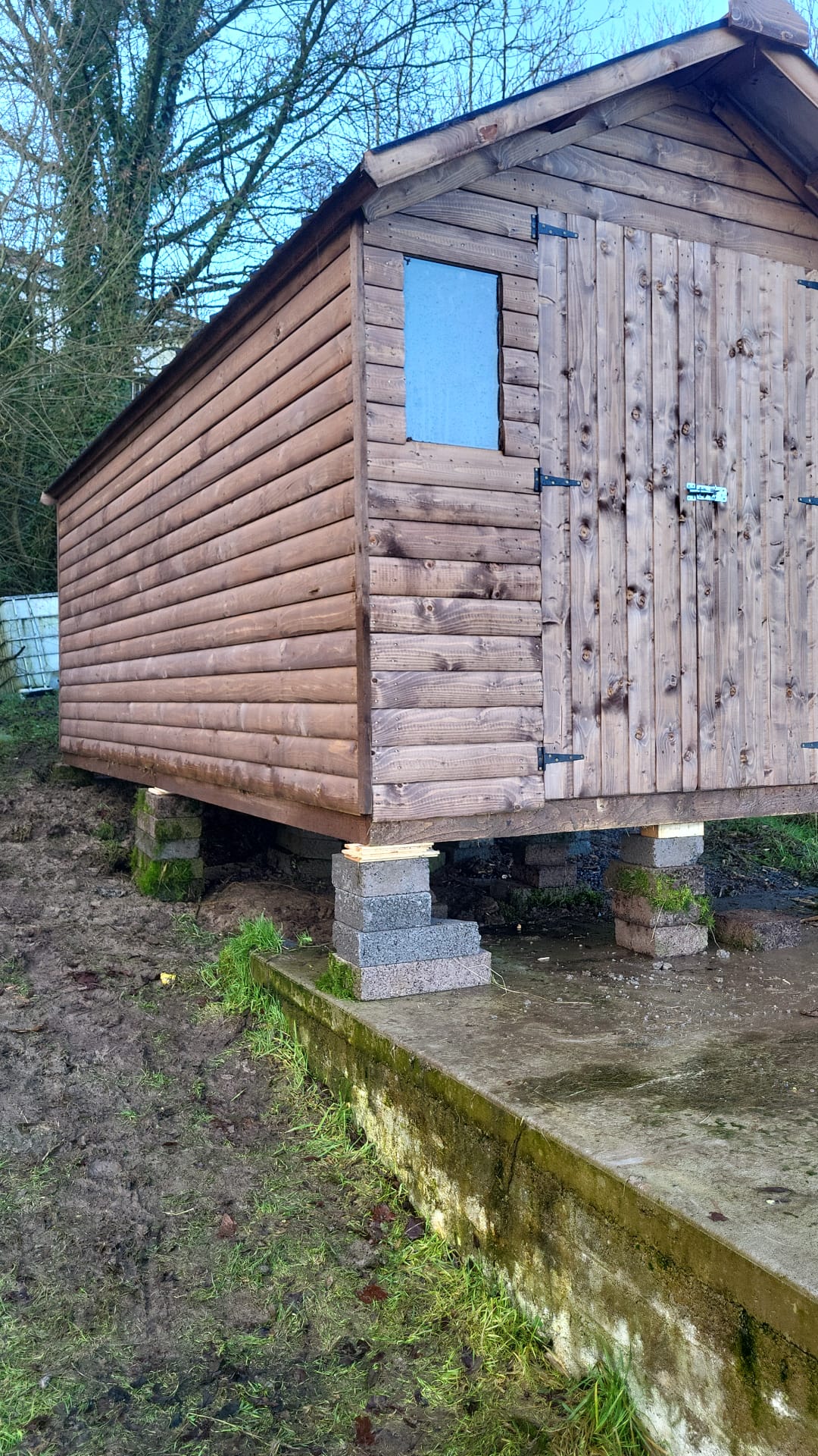 Large Barrel Board Garden shed with metal roof