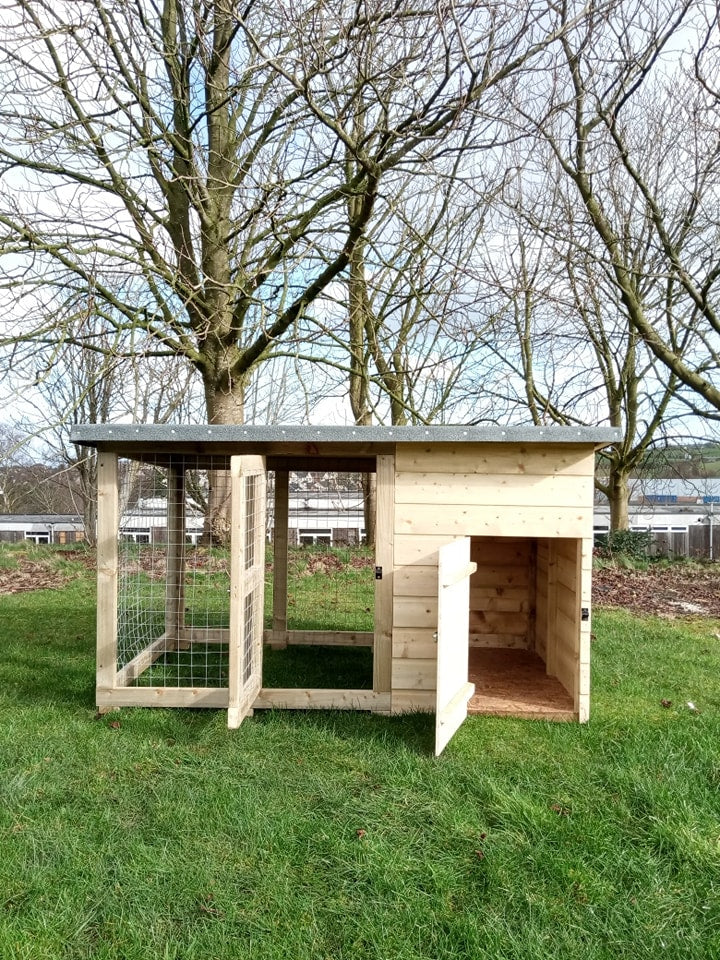 Delux Dog Kennel