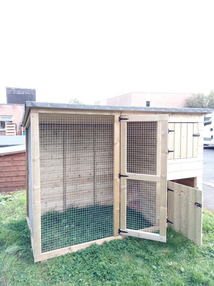 Delux dog kennel with storage