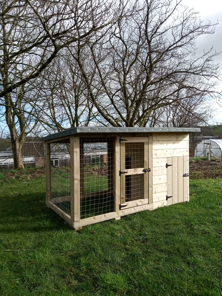Delux Dog Kennel
