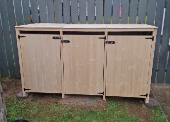 Wheelie bin Storage x 3