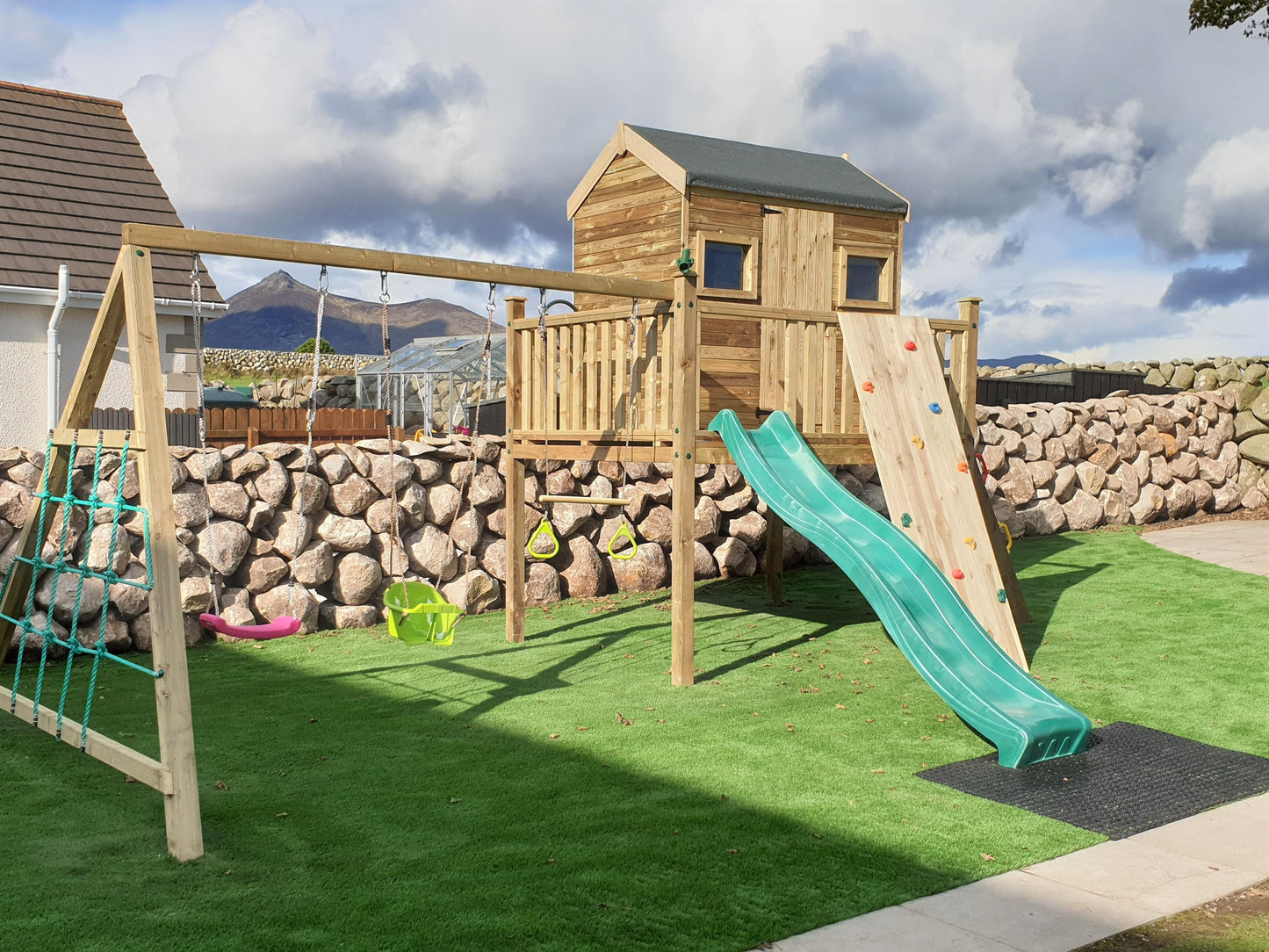 Guinness Climbing Frame